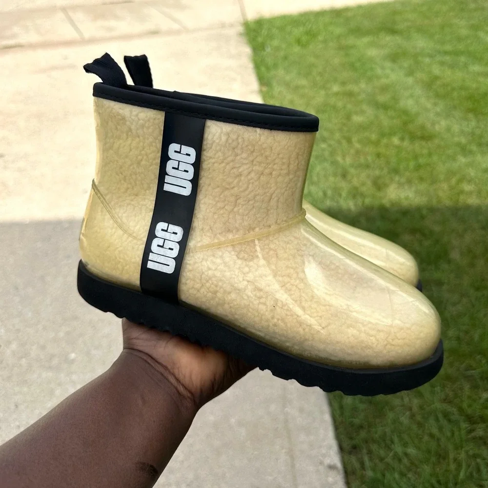 Ugg Classic Clear Mini Winter Boots‎ Women's Size 6 Cream